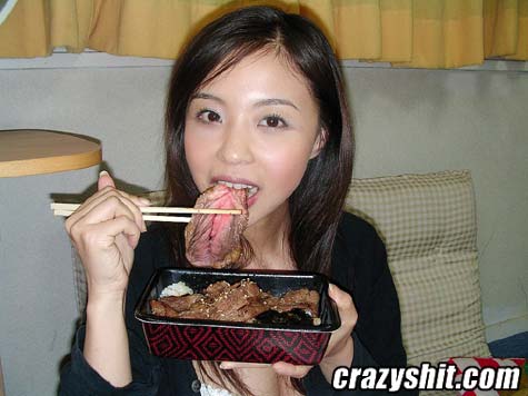 Asian Girl Eating Pussy