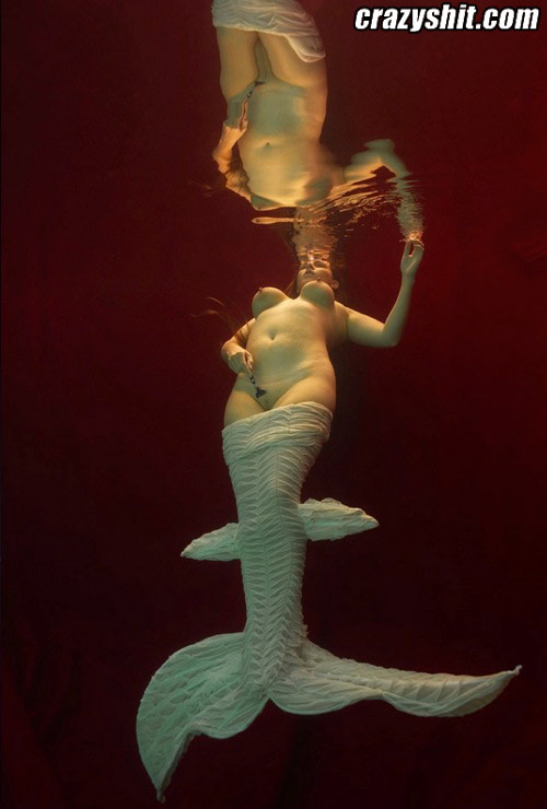 Mermaids Shave Their Pussies Too
