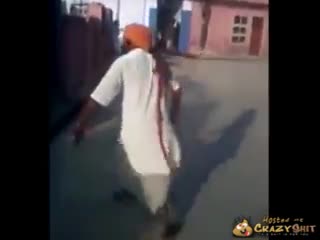 CrazyShit.com | Give Me Back My Axe - Crazy Shit