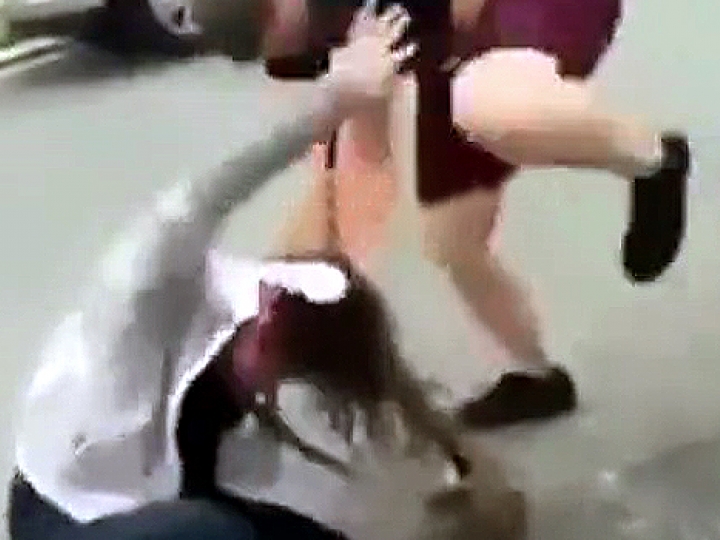 CrazyShit.com | LITERALLY BEATING THE PISS OUT OF HER - Crazy Shit