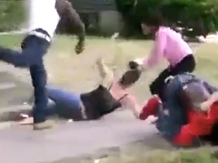 INTERRACIAL COUPLE GET THE SHIT BEAT OUT OF THEM ...