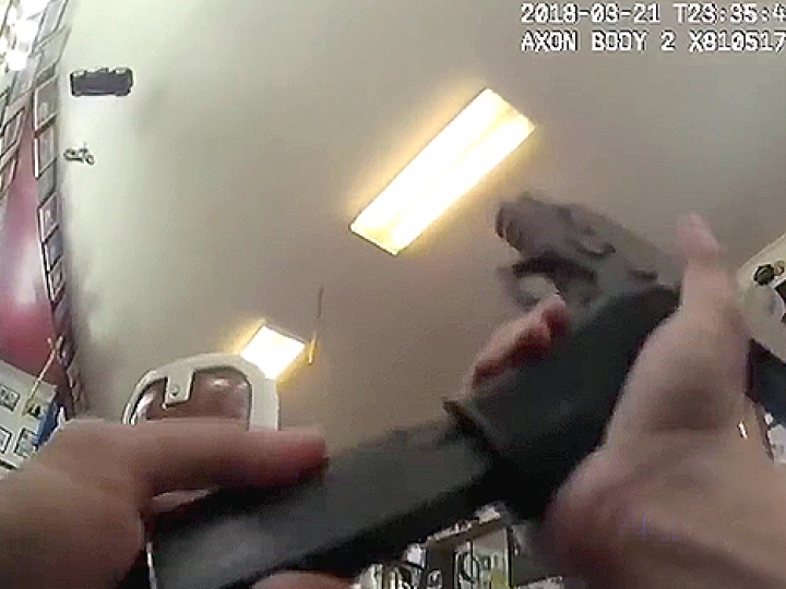 CrazyShit.com | RAW VIDEO OF THAT WILD SAN FRAN BARBERSHOP SHOOTING - Crazy Shit