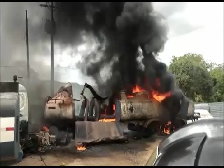 CrazyShit.com | Damn, poor man is literally cooked alive - Crazy Shit