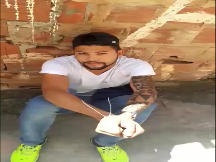 CrazyShit.com | Trafficker gets strangled by rival gang - Crazy Shit 