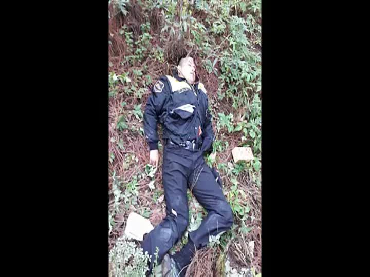 CrazyShit.com | Cartel sicarios ambush & kill 4 cops - Crazy Shit