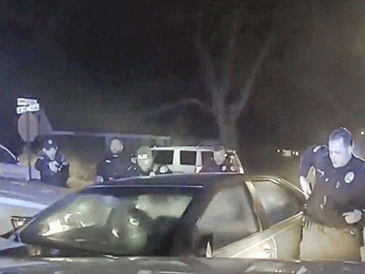 CrazyShit.com | RAW VIDEO OF ARKNSAS COPS UNLOADING 30+ BULLETS - Crazy Shit