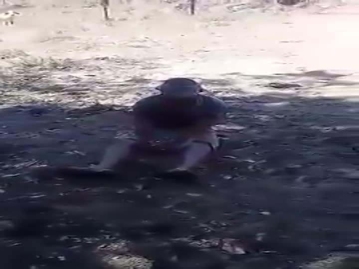 CrazyShit.com | Mexican cartel execute blindfolded  rival on camera - Crazy Shit
