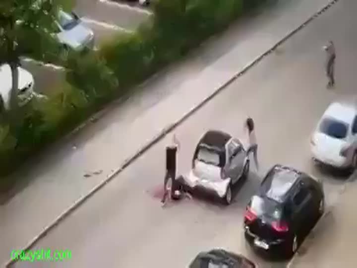 CrazyShit.com | Death by sword on the street in Stuttgart - Crazy Shit