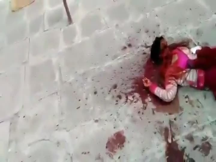 CrazyShit.com | Indian woman beheaded by husband - Crazy Shit 