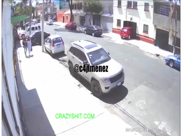 CrazyShit.com | Assassination of cartel related couple in Mexico - Crazy Shit