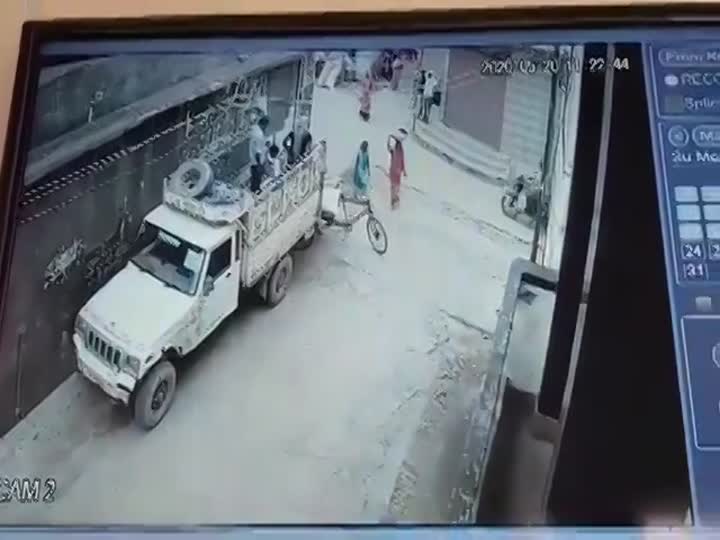 CrazyShit.com | Indian businessman gets robbed & killed - Crazy Shit