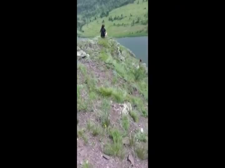 CrazyShit.com | Drunk woman falls to her death while taking pictures - Crazy Shit 