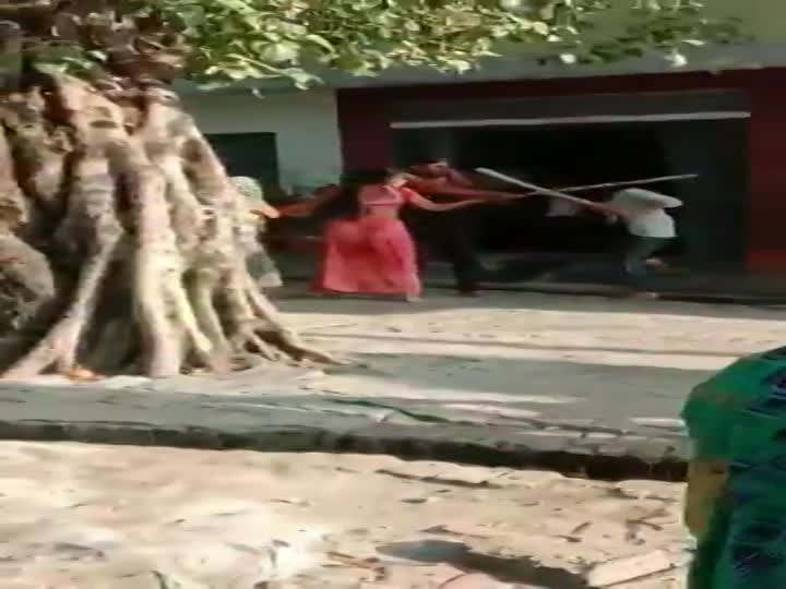 CrazyShit.com | Its Fighting Monday In India - Crazy Shit