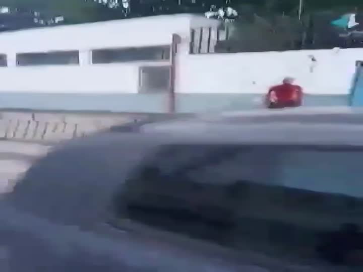 CrazyShit.com | Man Slits Own Throat After Killing Somebody In Algeria - Crazy Shit