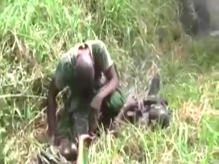 CrazyShit.com | soldiers cry when they see their friends dead in congo - Crazy Shit