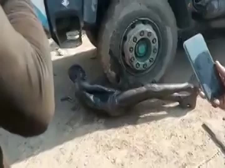 CrazyShit.com | Truckers Torture Thief In Angola - Crazy Shit