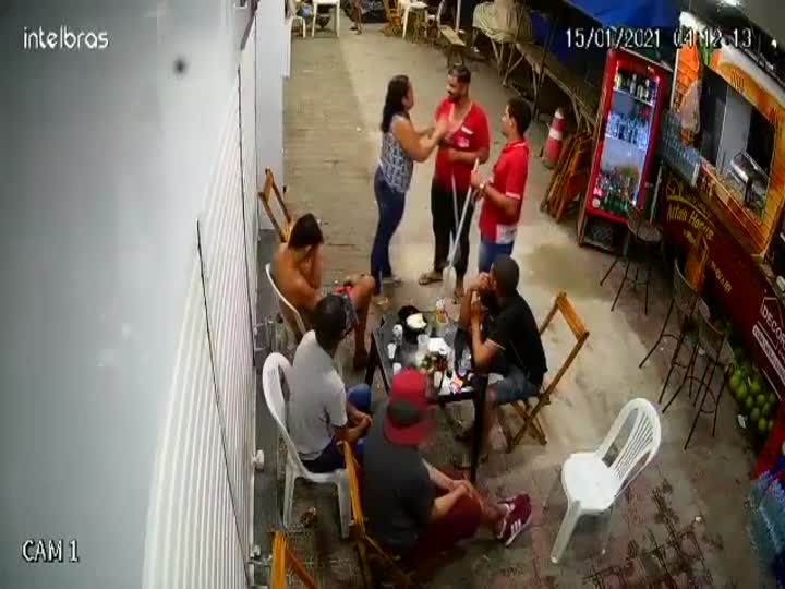 a crazy fight in a Brazilian bar