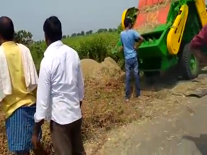 CrazyShit.com | Farmer killed by machine - Crazy Shit
