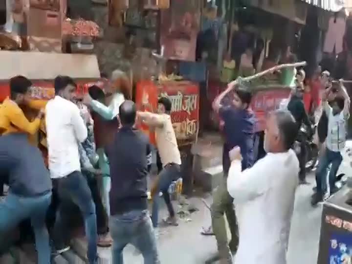 CrazyShit.com | Fight of shopkeepers in India - Crazy Shit