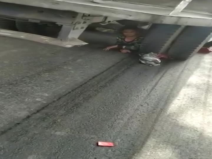 CrazyShit.com |  Man cut in half still alive