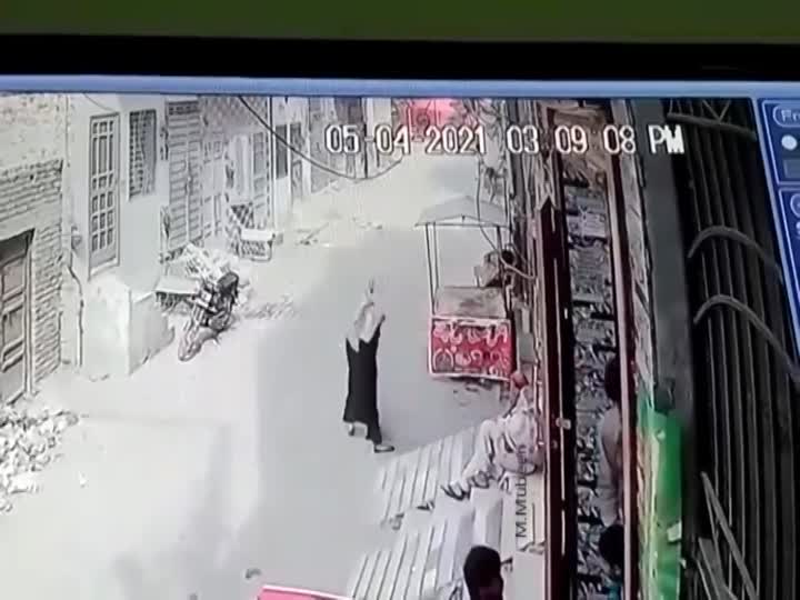 CrazyShit.com | Hottest woman of Pakistan 