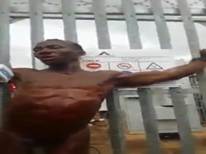 CrazyShit.com | thief attacked and stripped of an interview - Crazy Shit