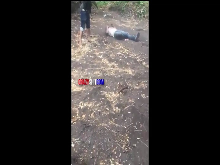 CrazyShit.com | Narcos execute rival cartel member with AK47 - Crazy Shit 