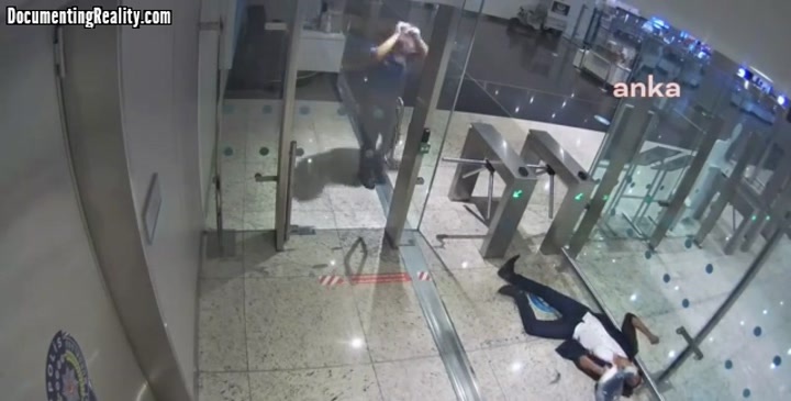 CrazyShit.com | Cocaine packs burst inside drug mule - Crazy Shit