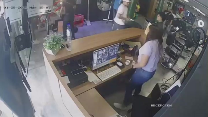 CrazyShit.com | Robbery goes wrong - Crazy Shit