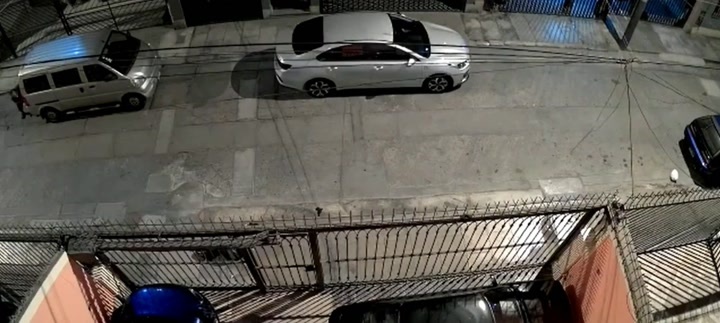 CrazyShit.com | RIVAL GANG SHOOTING ON THE STREETS