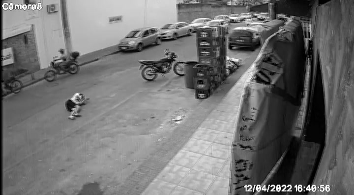 CrazyShit.com | Ruthless murder of delivery guy in Brazil - Crazy Shit