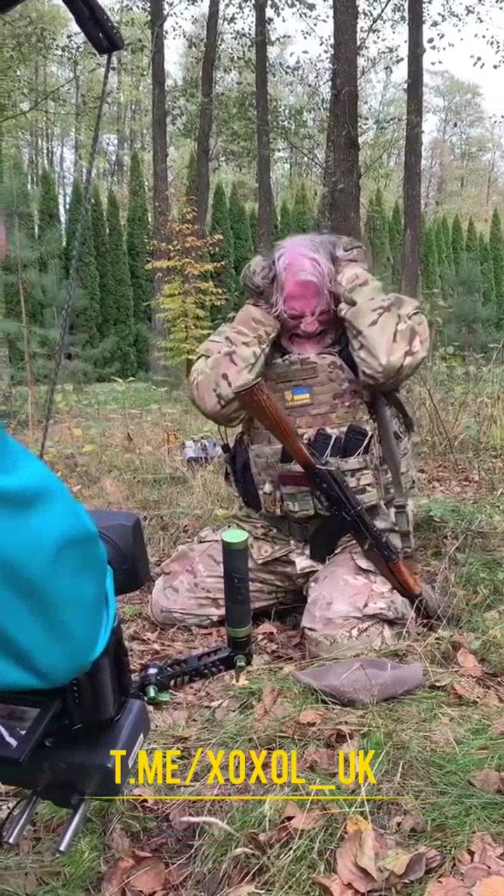 CrazyShit.com | footage of ukraine soldier cry for them comrade sad moment caught on camera - Crazy Shit