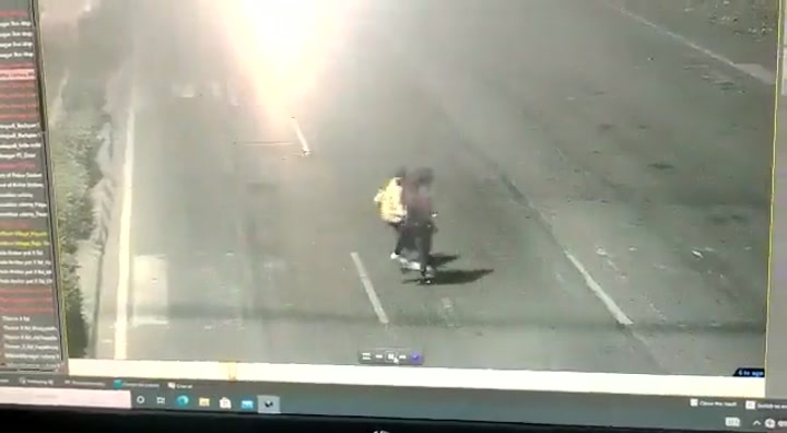 CrazyShit.com | Female journalist dies on spot - Crazy Shit
