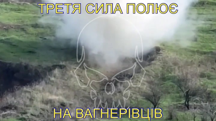 CrazyShit.com | Russian squad gets obliterated by a ukrainian ATGM - Crazy Shit