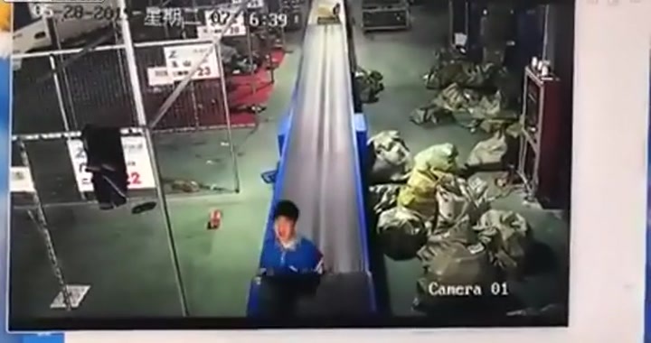 CrazyShit.com | Industrial worker makes a mistake and gets killed in a work accident - Crazy Shit