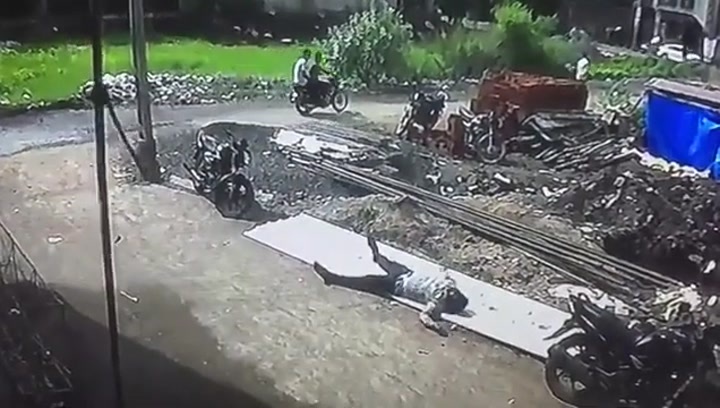 CrazyShit.com | Indian with long metal pole and …. - Crazy Shit