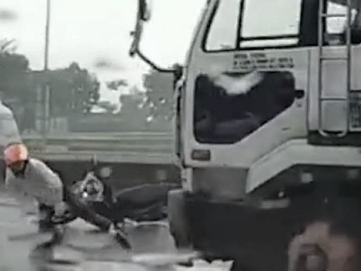 CrazyShit.com | NEAR MISSES - Crazy Shit