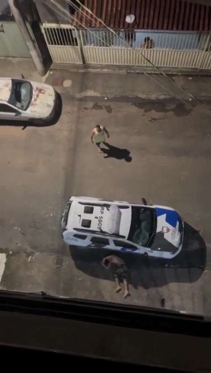 CrazyShit.com | Drug Dealer Falls Off Building Trying To Escape Police - Crazy Shit