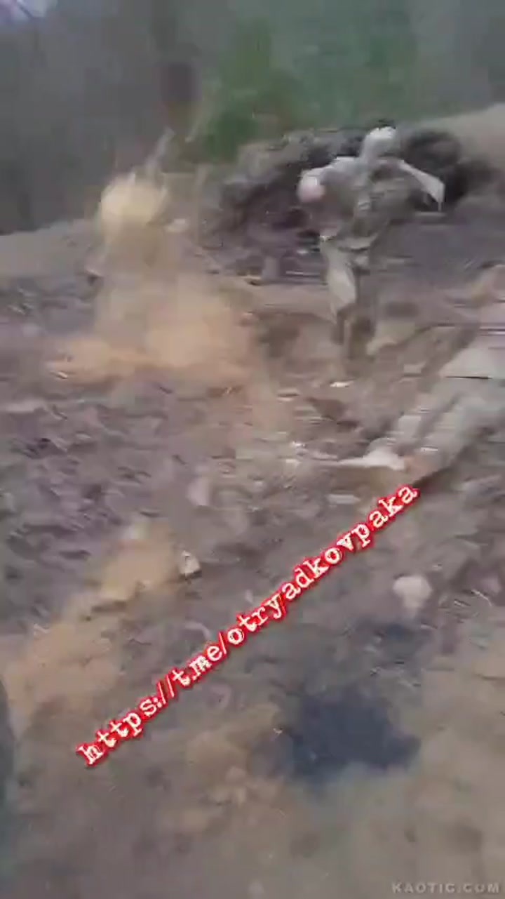 CrazyShit.com | Pro-russian civilian kills 2 Ukrainian soldiers - Crazy Shit