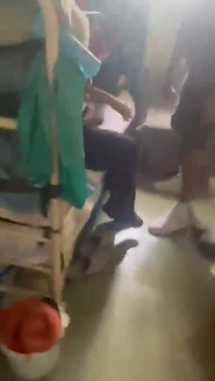 CrazyShit.com | UK Prison Guard sex with Prisoner - Crazy Shit
