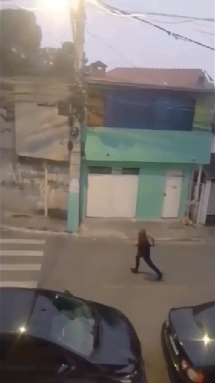 CrazyShit.com | A woman stabs her husband to death - Crazy Shit