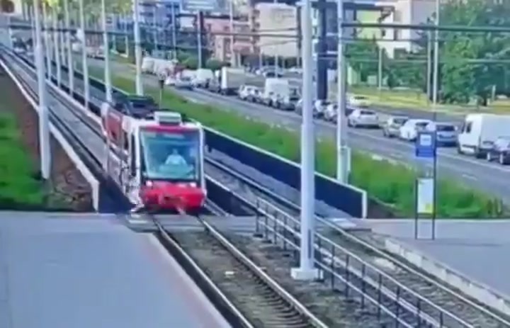 CrazyShit.com | Russian biker vs Russian tram