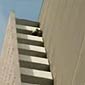 Dude Climbs 20 story building with bare hands!