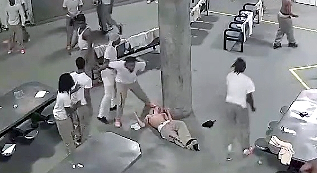 HOW TO STOP A RACE WAR GANG FIGHT IN PRISON