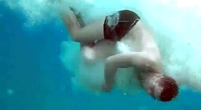 DAMN! SWIMMER CLIPPED BY BOAT PROPELLER