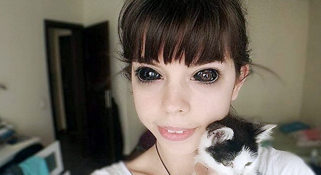 ANOTHER GIRL INSTANTLY REGRETS TATTOOING HER EYEBALLS
