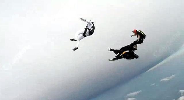 RAW FOOTAGE OF THAT DEADLY SKY-DIVER COLLISION IN RUSSIA