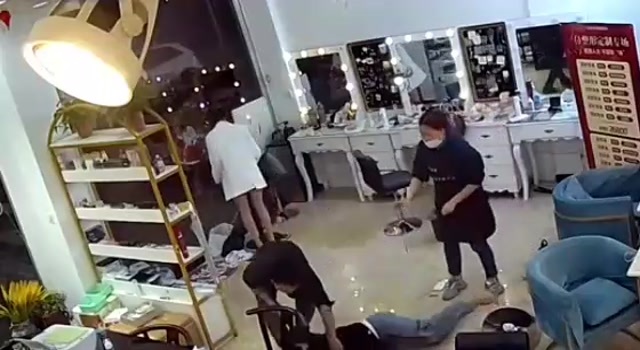 Girl Gets Hacked With A Meat Cleaver