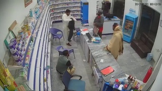 Store Peacefully Robbed In Pakistan!