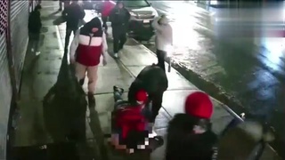 Man Beaten On Brooklyn Sidewalk!